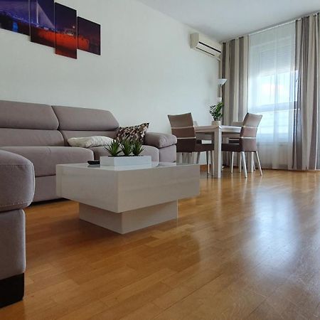 Royal Apartment Belvill Belgrado Buitenkant foto