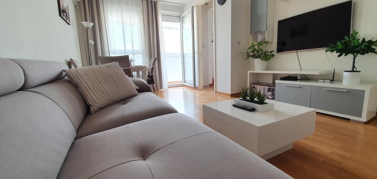 Royal Apartment Belvill Belgrado Buitenkant foto