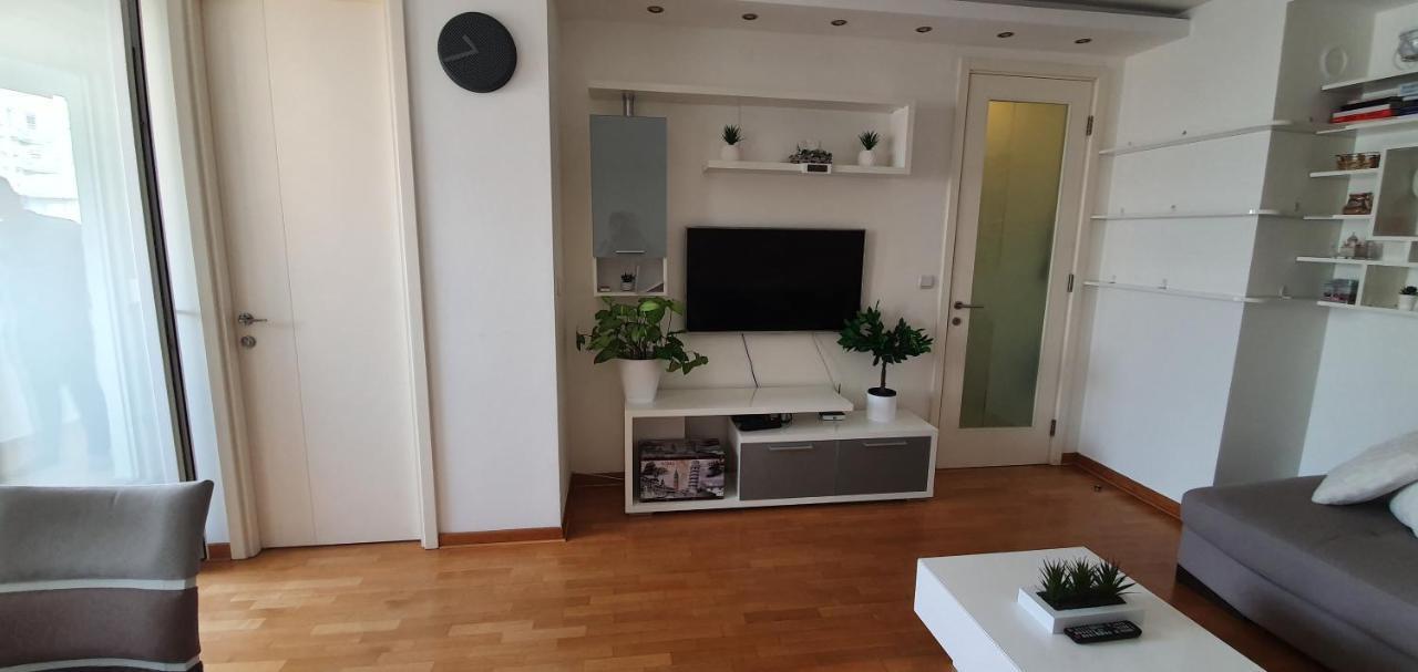 Royal Apartment Belvill Belgrado Buitenkant foto