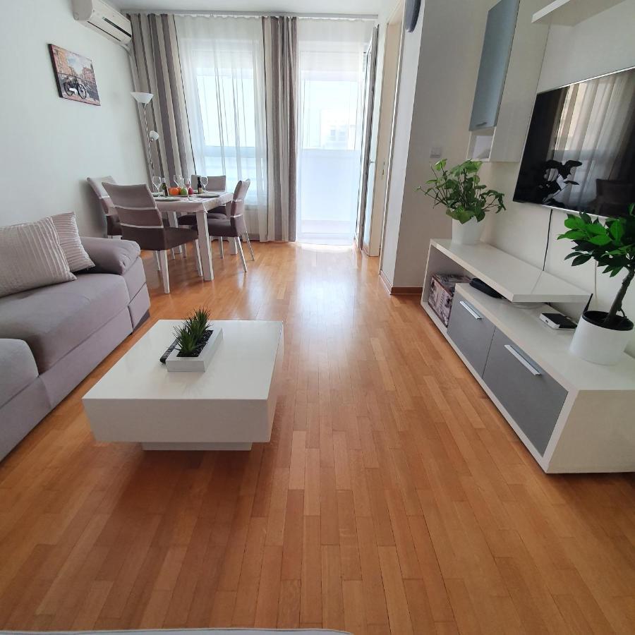Royal Apartment Belvill Belgrado Buitenkant foto