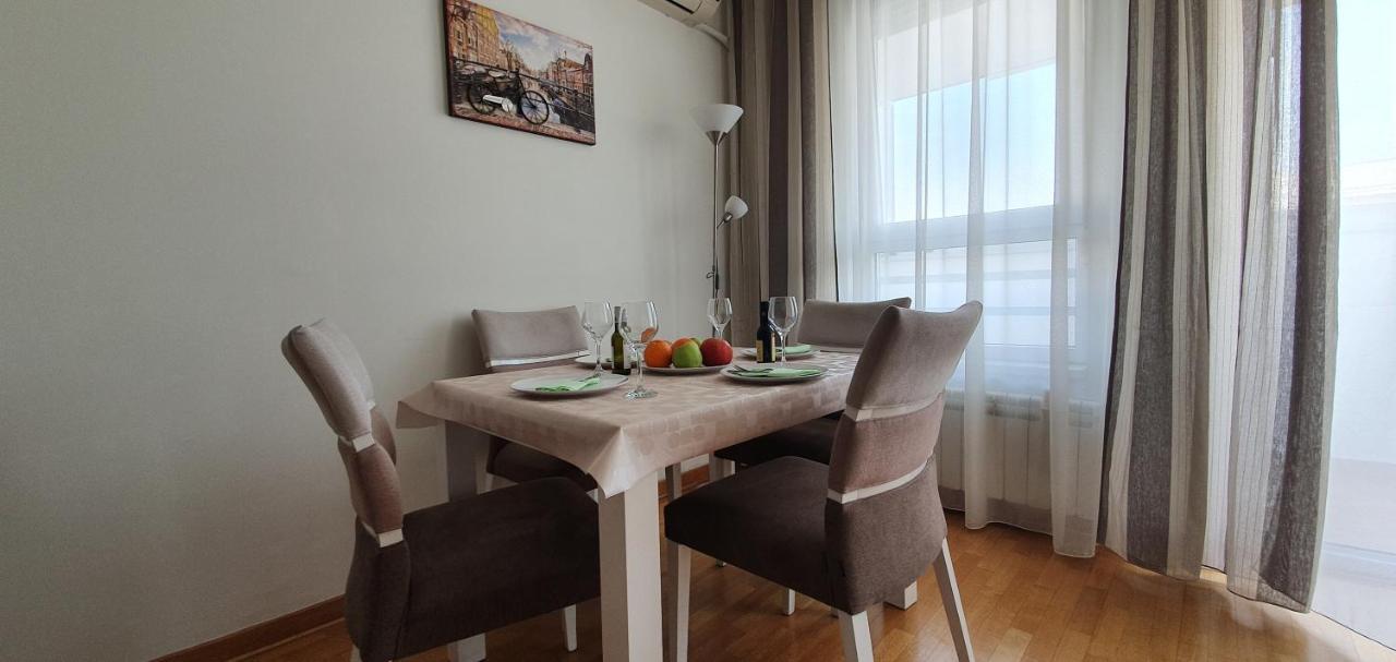Royal Apartment Belvill Belgrado Buitenkant foto