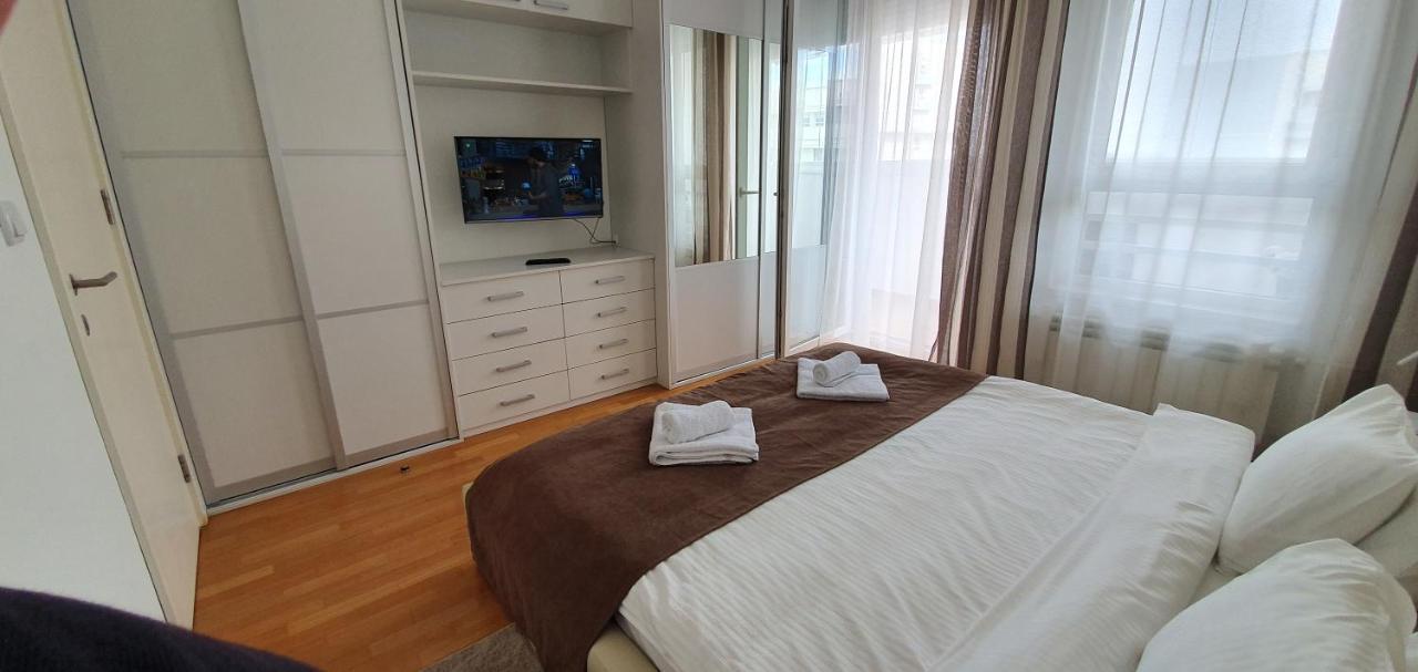 Royal Apartment Belvill Belgrado Buitenkant foto