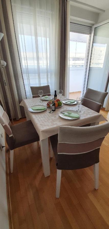 Royal Apartment Belvill Belgrado Buitenkant foto