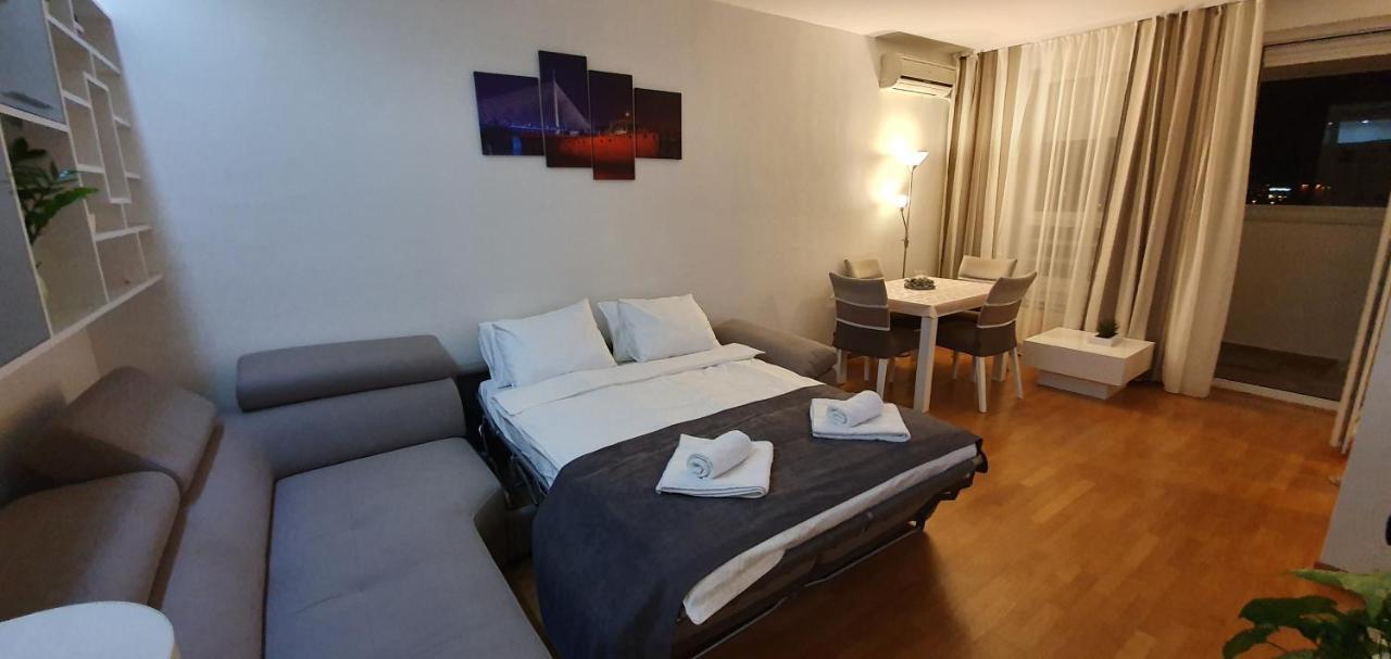 Royal Apartment Belvill Belgrado Buitenkant foto