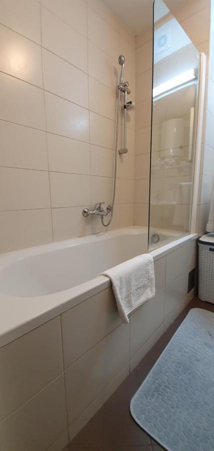 Royal Apartment Belvill Belgrado Buitenkant foto